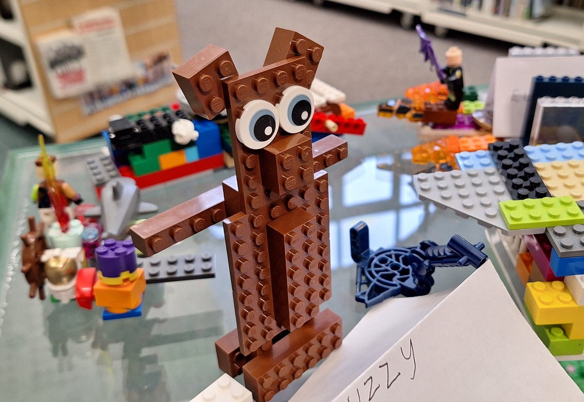 OrkneyLibrary's tweet image. Today is #InternationalLegoDay and our #OrkneyLibraryLego display case is full of sleepy creatures for our 'Hibernating Animals' theme this month! 🦇🐻🐻‍❄🦔

These have all made by our customers using our #Lego collection. ❤️