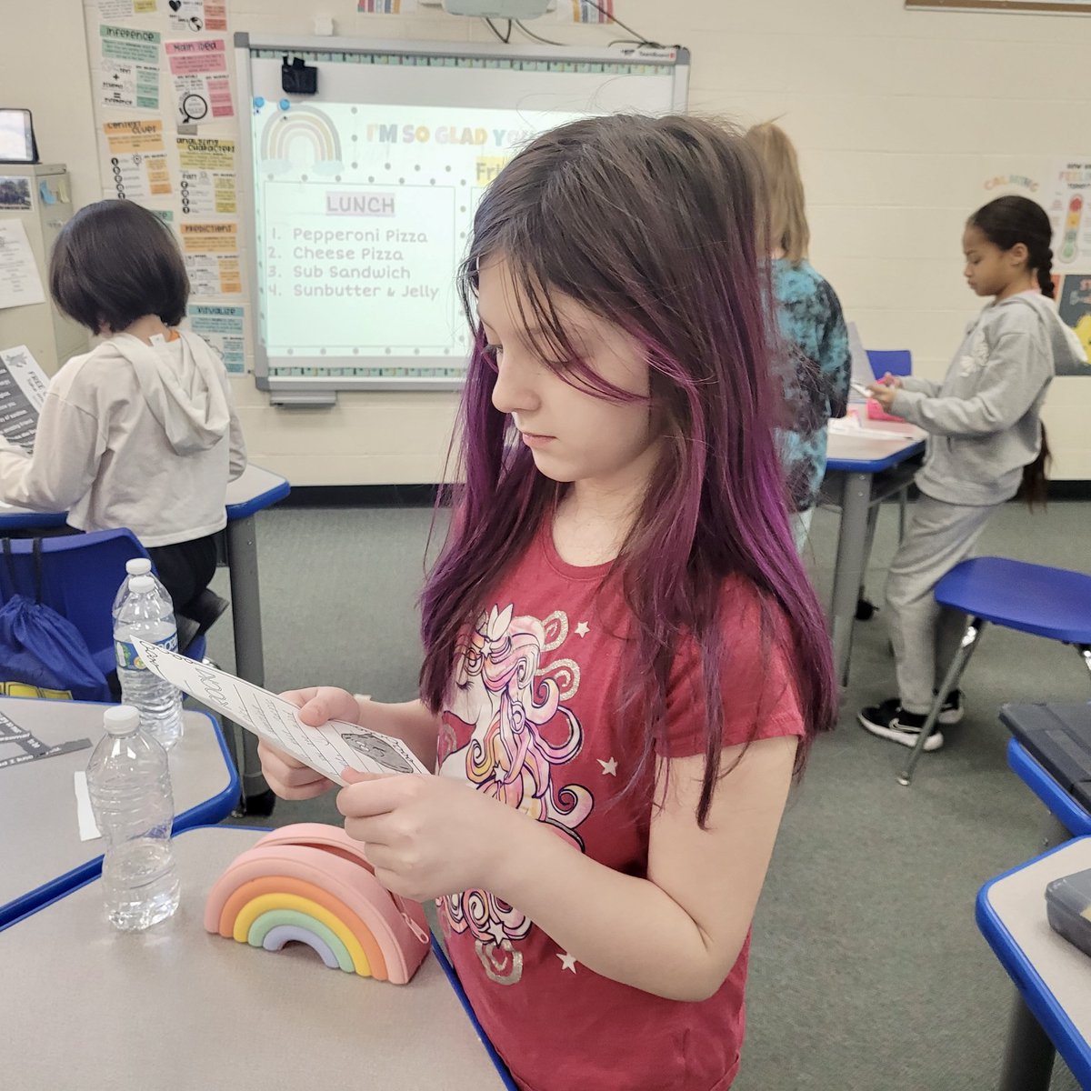 IHES_Chiefs's tweet photo. 🌟💬 We are still celebrating National Compliment Day! Our amazing student council visited classrooms to spread positivity, explain the importance of kind words, and left compliments for students to share with one another.🫶 #IndianHill116 #futurepanthers #WeAreRL https://t.co/ugH8WBymRv