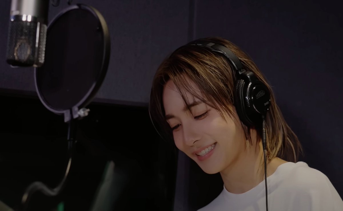 minghaocheol_'s tweet photo. jeonghan's smile at the end of the recording... 🥹

he really prepared so many things for us before enlisting  I LOVE HIM SO MUCH https://t.co/5BbqmR1RTI