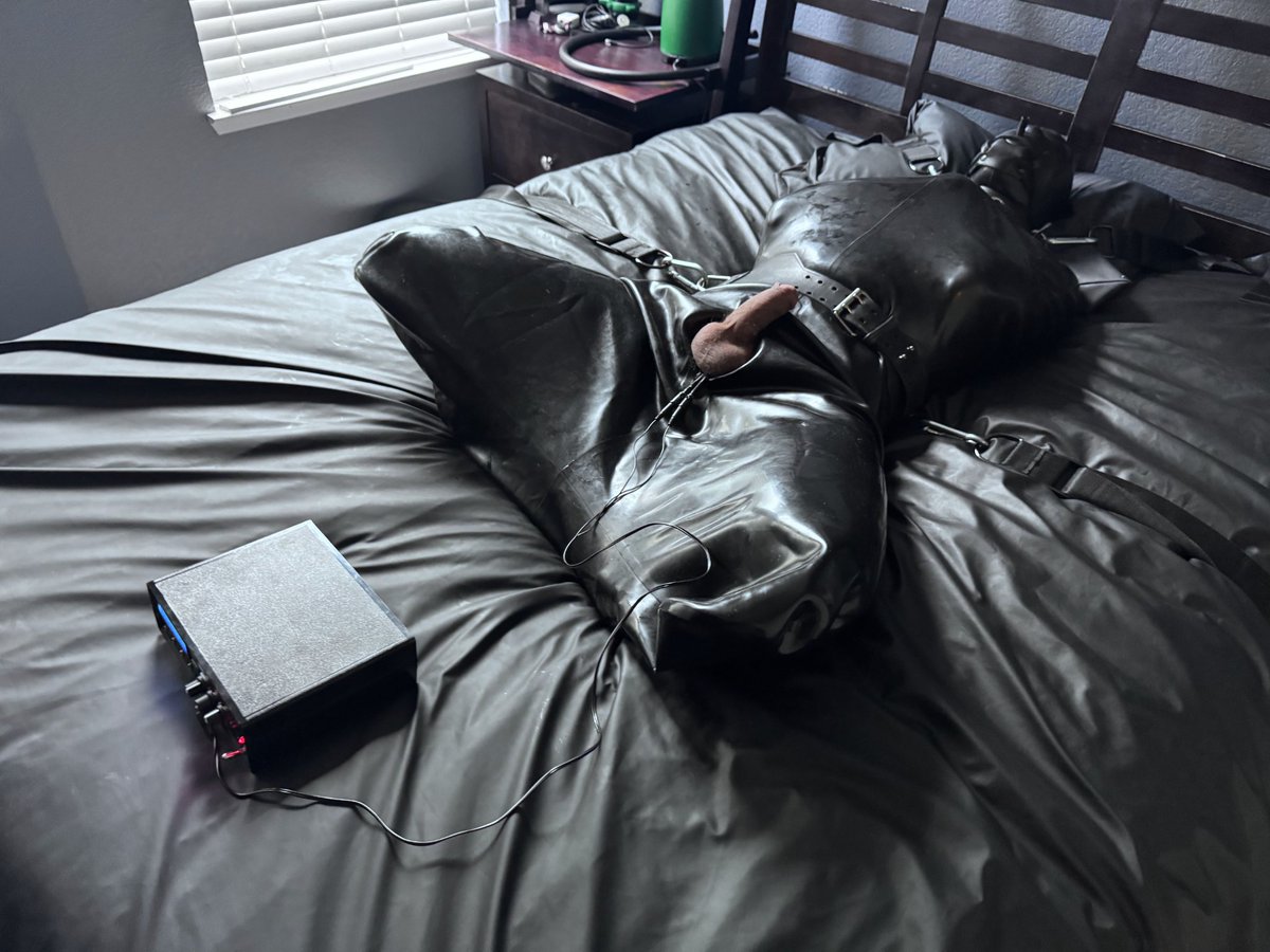 My first time in a rubber hog sack. <a href="/Rbrlver/">Alpha Pup Kodiak</a> made sure I had a great time 🖤😈