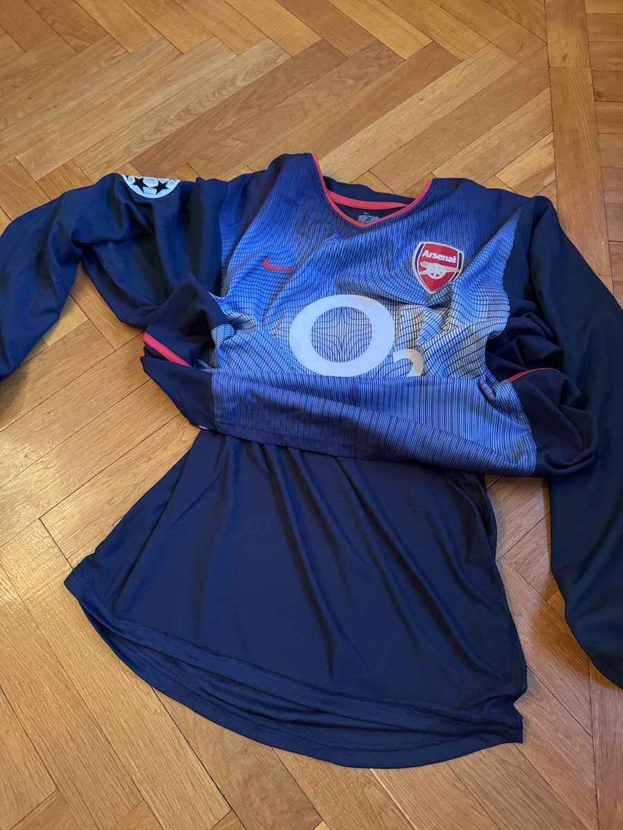 Shirt collector friends. Had this for almost 20 years. The 02/03(04), match issued with coa. The one with the hated inner layer, so quite a gem.

Any idea on valuation? Think I will swap it in a deal some time, as I don’t collect match worns/issued anymore.

Thanks!
