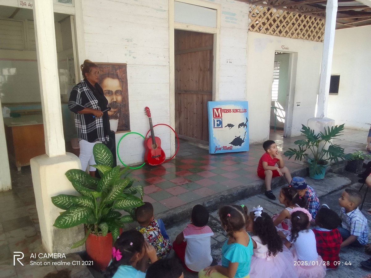 Celebrando el aniversario 172 del natalicio de Nuestro Apóstol José Julián Marti Pérez <a href="/AleidaSuarezSa2/">Aleida Suarez Sanchez</a> <a href="/CubaMined/">MINED</a> <a href="/DiazCanelB/">Miguel Díaz-Canel Bermúdez</a> <a href="/PlutinArgelio/">Argelio Plutin</a> <a href="/dme2frente/">DME - Segundo Frente</a> <a href="/dpestgo/">DGE Santiago de Cuba</a> <a href="/jorge_pisonero/">Jorge Carlos Pisonero González</a> <a href="/FundichelyRosa/">Rosa Álvarez Fundichely</a> #primerainfanciaimporta #segundofrente