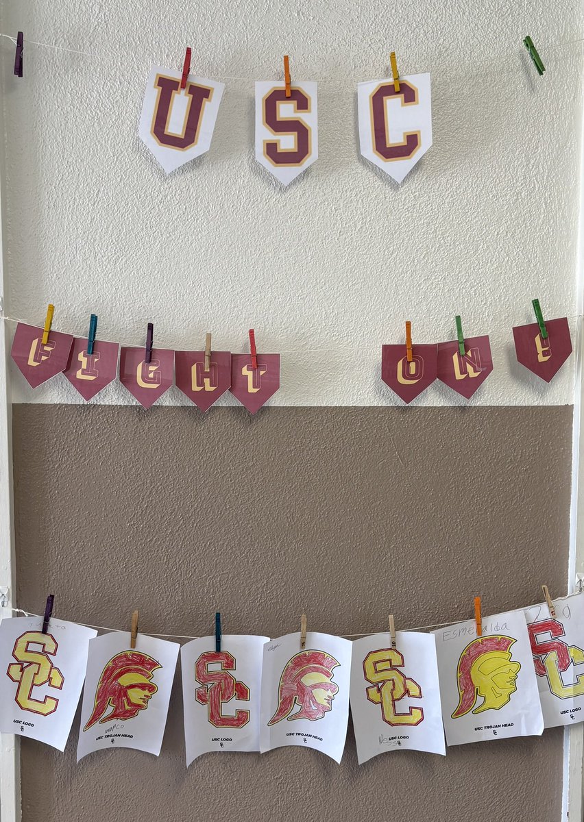 aloha_academy's tweet photo. Mrs. Radovich‘s 1st grade class is learning all about USC! They’ve been exploring where it’s located, discovering the school colors, and taking in the beauty of the campus. Fight On! 💛❤️ https://t.co/OcPfbYSnqb