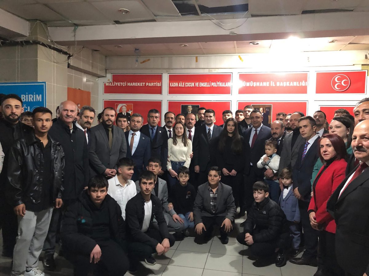 Türk Gençliğinin Yolbaşçısı Ülkü Ocakları Genel Başkanımız Sayın Ahmet Yiğit Yıldırım beyefendi Ülkü Ocakları Gümüşhane İl Başkanlığımızı ziyaret edip Ülkü Ocakları Gümüşhane İl teşkilatımızla bir araya geldiler.
Sayın Genel Başkanımıza ziyaretleri için müteşekkiriz.
