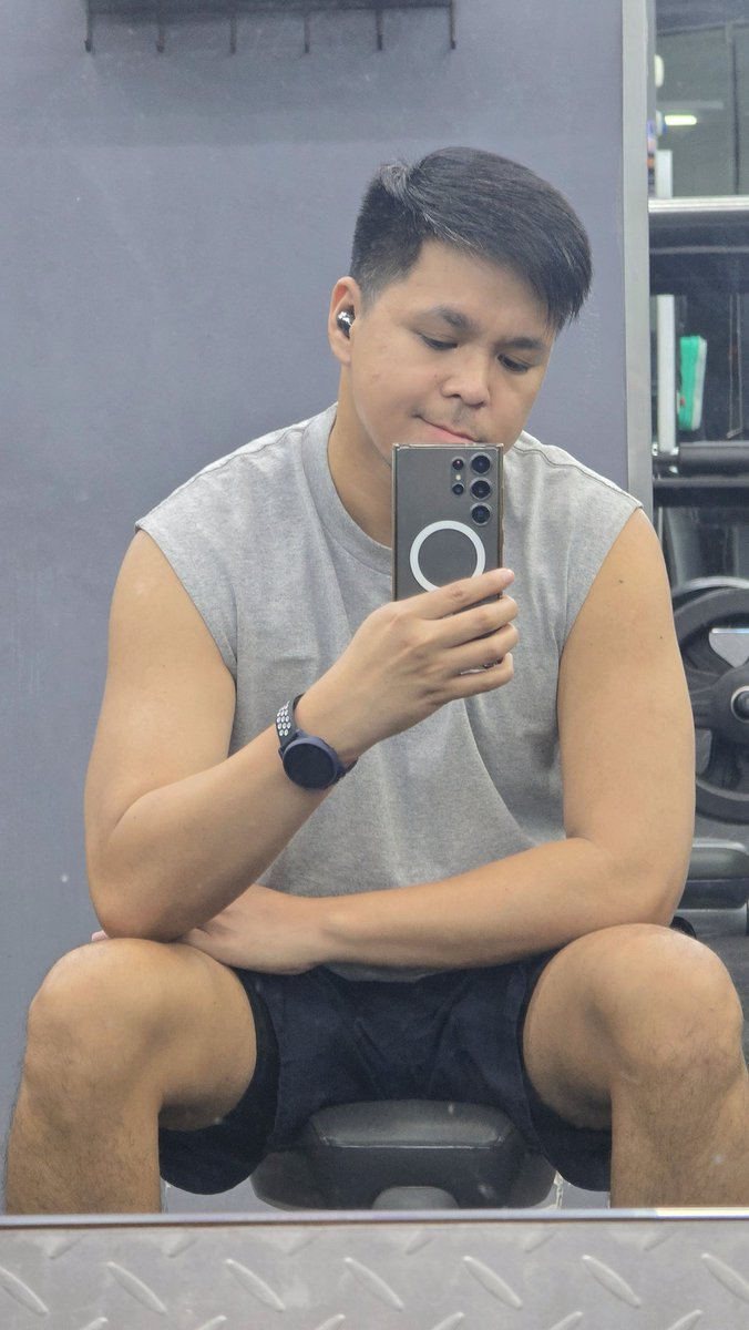 Drop me a message. Alam mo na yan. Joke.