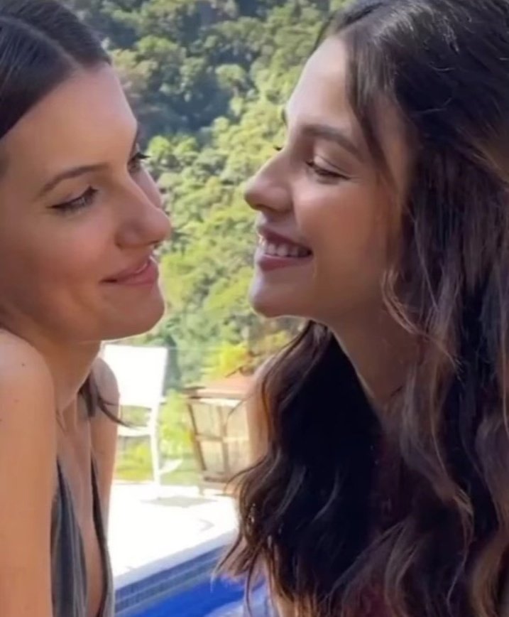 lauVaLu79's tweet photo. PERFEITA NOSSA DUPLA ❤️‍🔥❤️‍🔥❤️‍🔥❤️‍🔥
@aPriReis @pribuiar 
#valu #buiareis https://t.co/WdrSYnTcXE