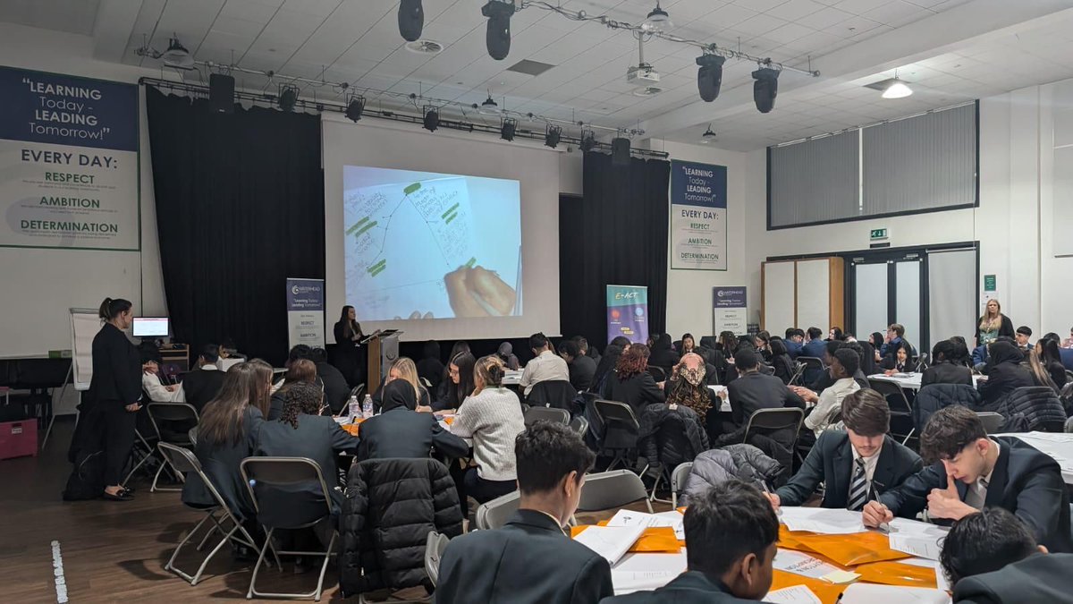ParkwoodAcademy's tweet photo. It was an early start for our students today who headed over to Waterhead Academy in Oldham for our first-ever Northern Conference! 🎉 #NorthernConference #EnglishLiterature #EACT https://t.co/PMBJSJ7XhW