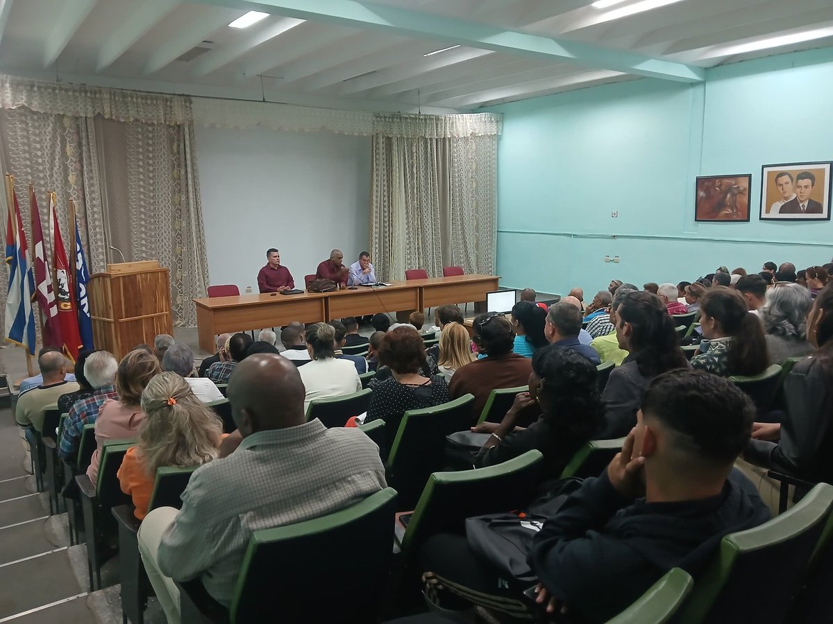 FEU UPR ✊💚 tweet media