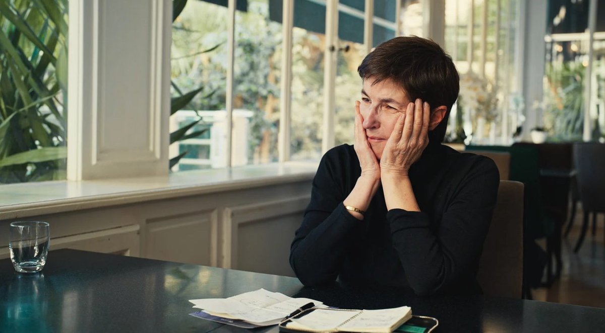 Dans le cadre du « dernier plongeon dans 2024 », organisé par le Ciné-club Contre-Plongée, rendez-vous demain soir à 19h30 à la Filmothèque du quartier latin pour une projection d'Une Famille de Christine Angot, en présence de Bastien Gens et de la réalisatrice.