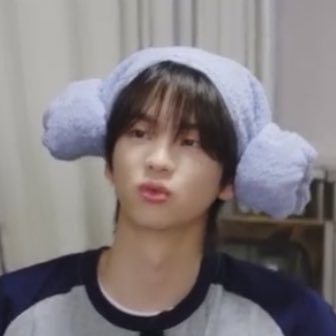 저화질의 신유 tweet media