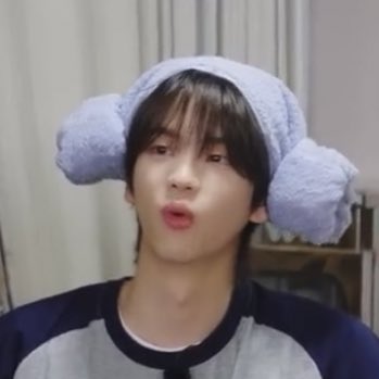 저화질의 신유 tweet media