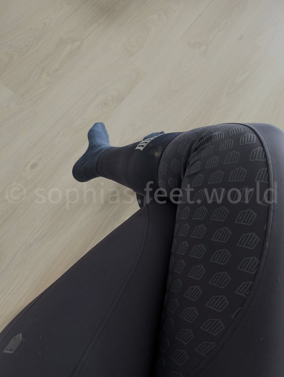 Sophiafeetworld's tweet photo. Jetzt brav antreten und anbeten!

#Pferdemädchen #Herrin #fuß #socken #reitsocken #Sklave https://t.co/T0TKS5pZxX