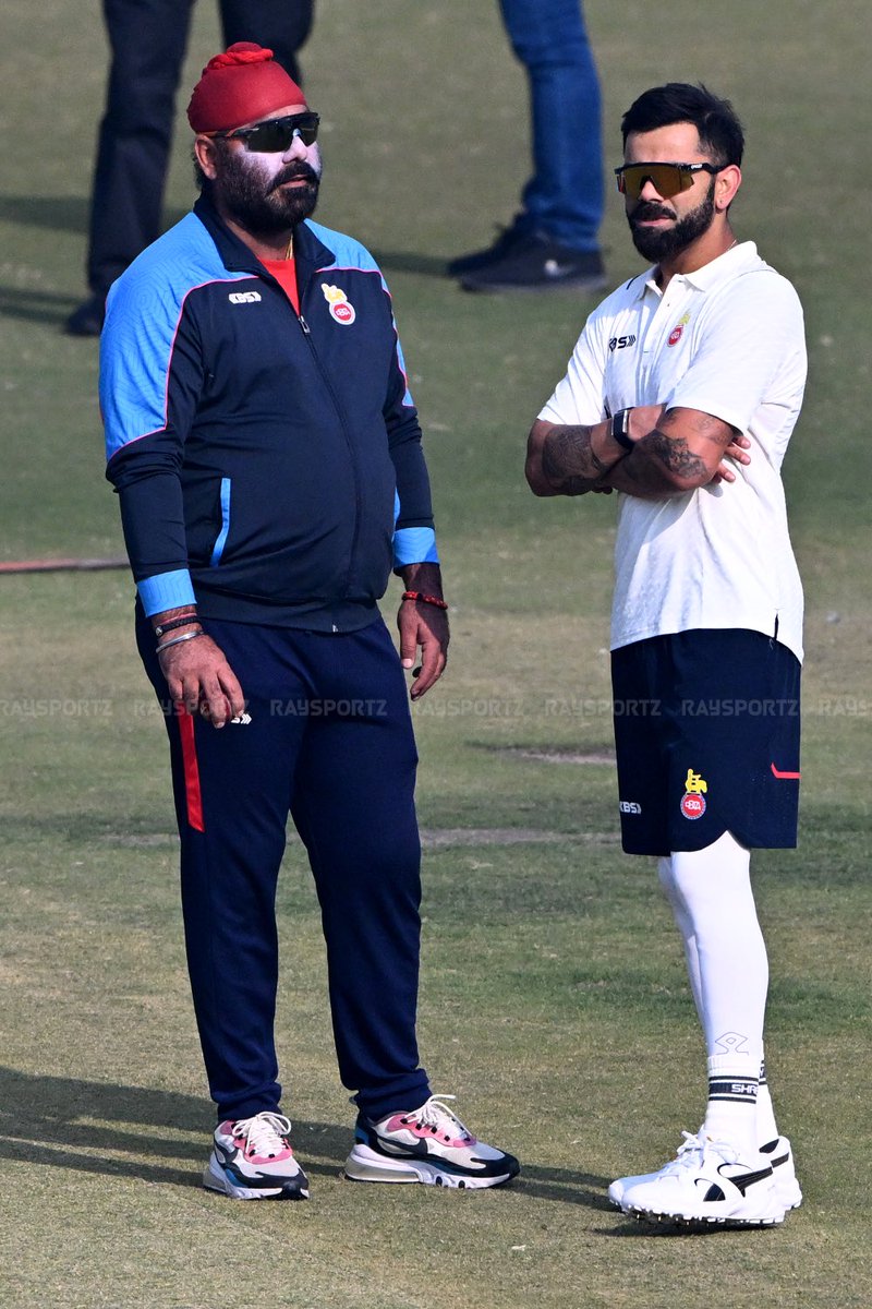 raysportz_cric's tweet image. Virat Kohli in action during today’s practice session! 🏏🔥
Focused, determined, and ready to make every moment count. @imVkohli 
#ViratKohli #Cricket #PracticeSession
