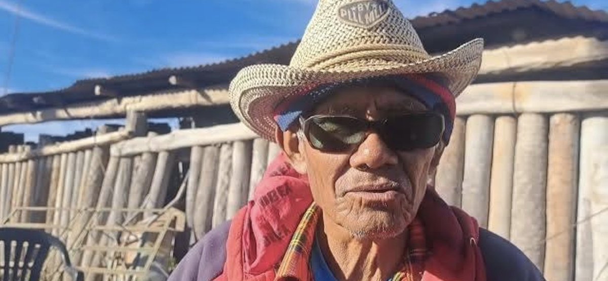 Con pesar informamos el fallecimiento del histórico líder de Pueblo Angaité, Alejandro Recalde, ocurrido en en el hospital de Villa Hayes el día de ayer. A sus familiares y amigos de La comunidad La leona, La Patria, enviamos nuestros pésames. Descansa en Paz, Don Alejandro.