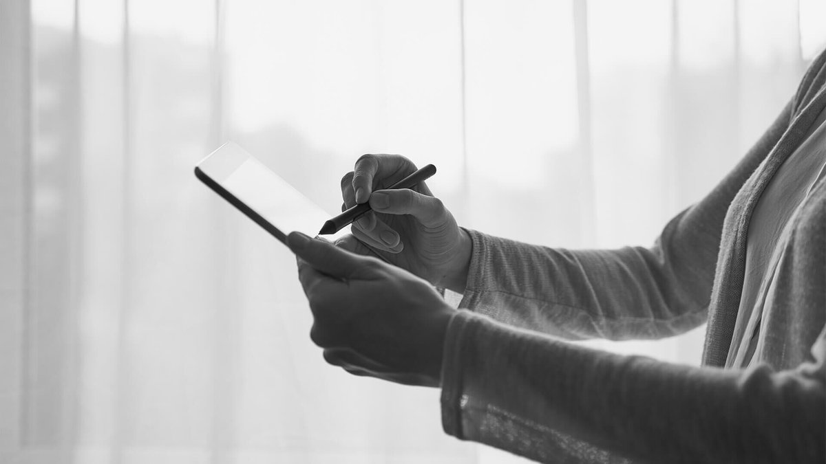 Monarchlaw's tweet photo. Online defamation can cause serious harm to reputations and financial loss for businesses. As digital platforms grow, so do the risks of false, damaging statements online. 

Find out more on how we can help you deal with online defamation today:  https://t.co/OJSaAATxrX https://t.co/RsOFtRKz9g