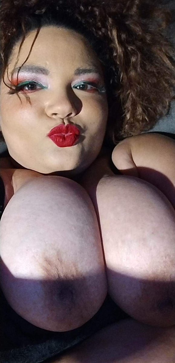ToniH05417832's tweet photo. Titty Tuesday https://t.co/b2uq1uvwgJ