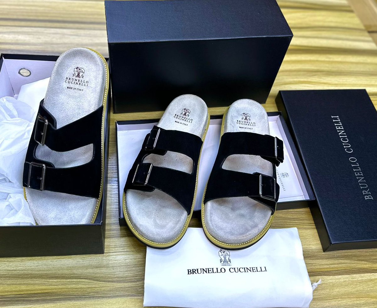 Miiiince_Alors's tweet photo. 🩴 SANDALES BRUNELLO CUCINELLI 

Pointures : [40 ; 46]

Prix : 25.000 FCFA 

Avec carton 📦. Livraison ou expédition gratuite. Whatsapp 693520773 https://t.co/myjWR9sUfr