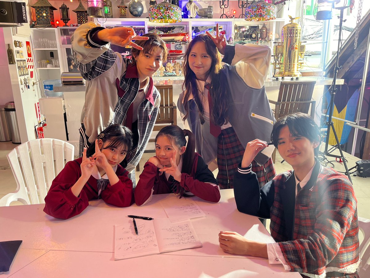 ワンラブワンショット 本日 #ラブワン 結成3周年💛 たくさんの