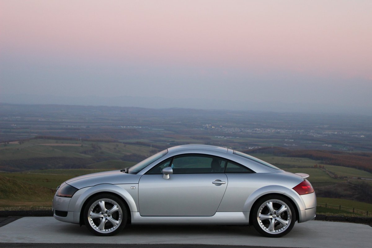 twingo_cda's tweet photo. #全日本シルバーの車はかっこいい選手権
#AudiTT #TTmk1 https://t.co/rPXPYl5XVg