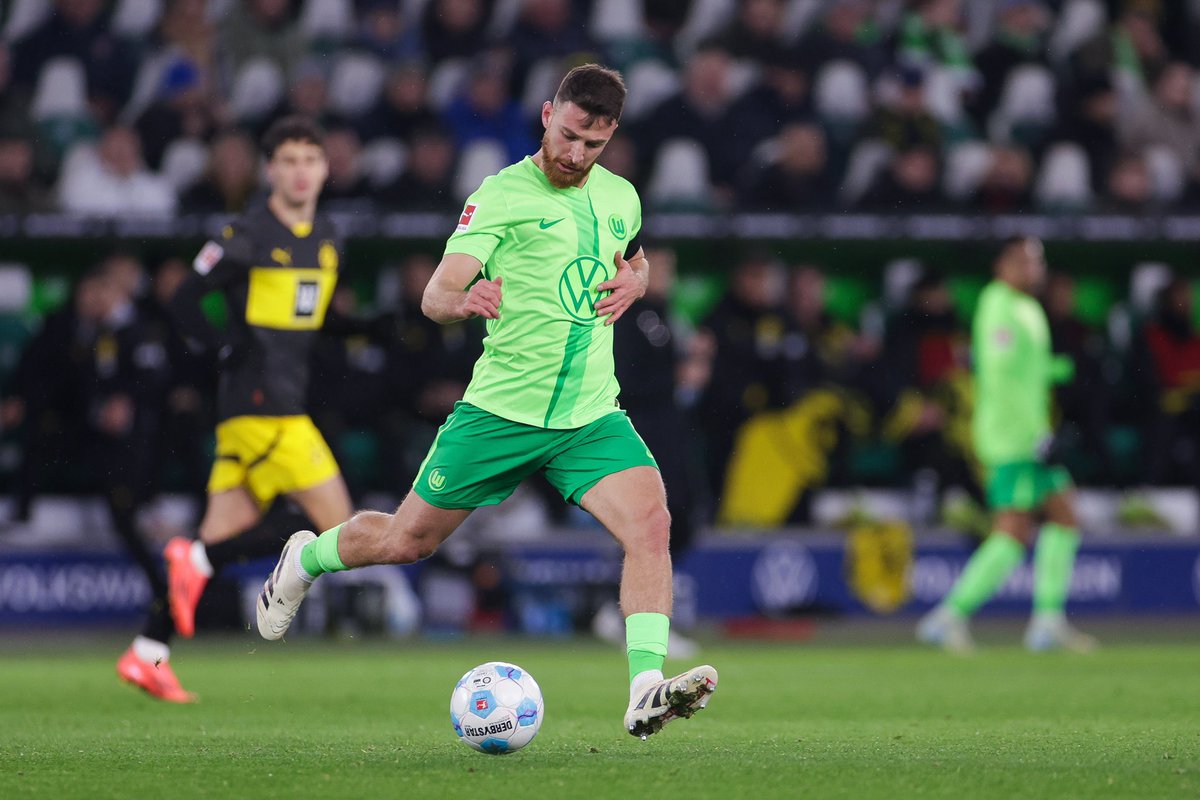 berger_pj's tweet image. 🚨⚫️🟡 Der #BVB holt mit sofortiger Wirkung Salih Özcan (27/🇹🇷) zurück. Der Mittelfeldspieler war an den VfL Wolfsburg verliehen. Damit reagieren die Dortmunder auf den Ausfall von Felix Nmecha. Bild berichtete zuerst. 

Özcan könnte bereits am Samstag in Heidenheim schon im…