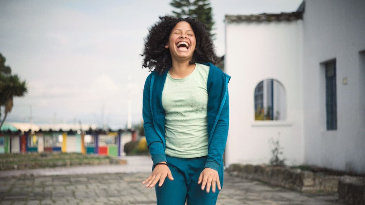 📽️ Demà a les 19 h, a l'Auditori de Cotxeres, sessió del #PantallaBDC amb "Alis", de Clare Weiskopf i Nicolas van Hemelryck. Documental que segueix un grup de noies d’una casa d’acollida de Bogotà. 

🗣️Després, gaudirem d’un diàleg en directe amb els directors.

🎟️Entrada lliure.