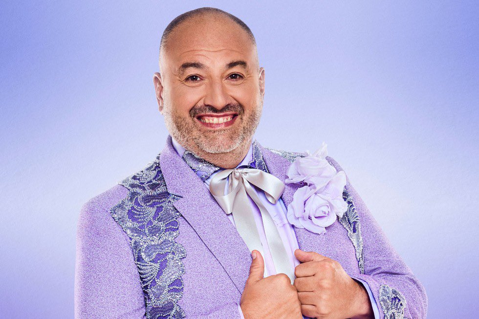 superTV247's tweet photo. #Strictly star Wynne Evans is being REMOVED from the ongoing Strictly Tour due to unacceptable behaviour and language. "He's had repeated warnings about his behaviour and told to reign it in. He's not been reining it in.”
Wynne is also ‘taking time away’ from his BBC radio show. https://t.co/CNf4NDhcpD