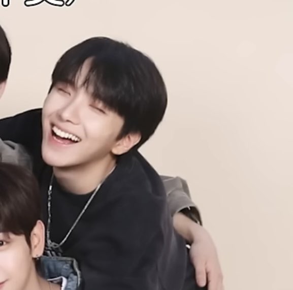 aboutwnhk's tweet photo. ˙ ꒳ ​˙ 
>⩊<

이거김운학 https://t.co/pdh38Rg9oA