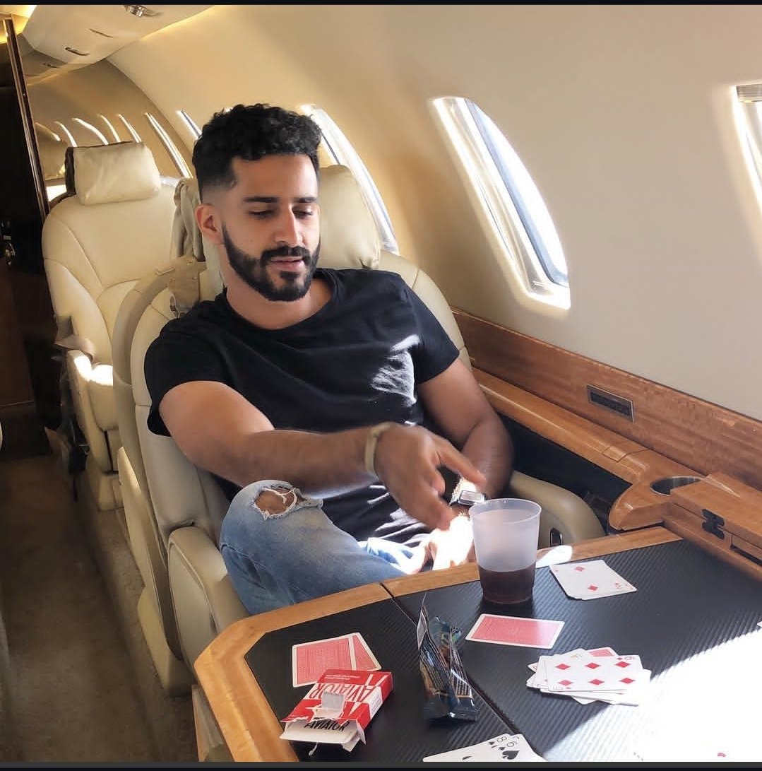 Andrewayne_'s tweet image. Still moving 🚀