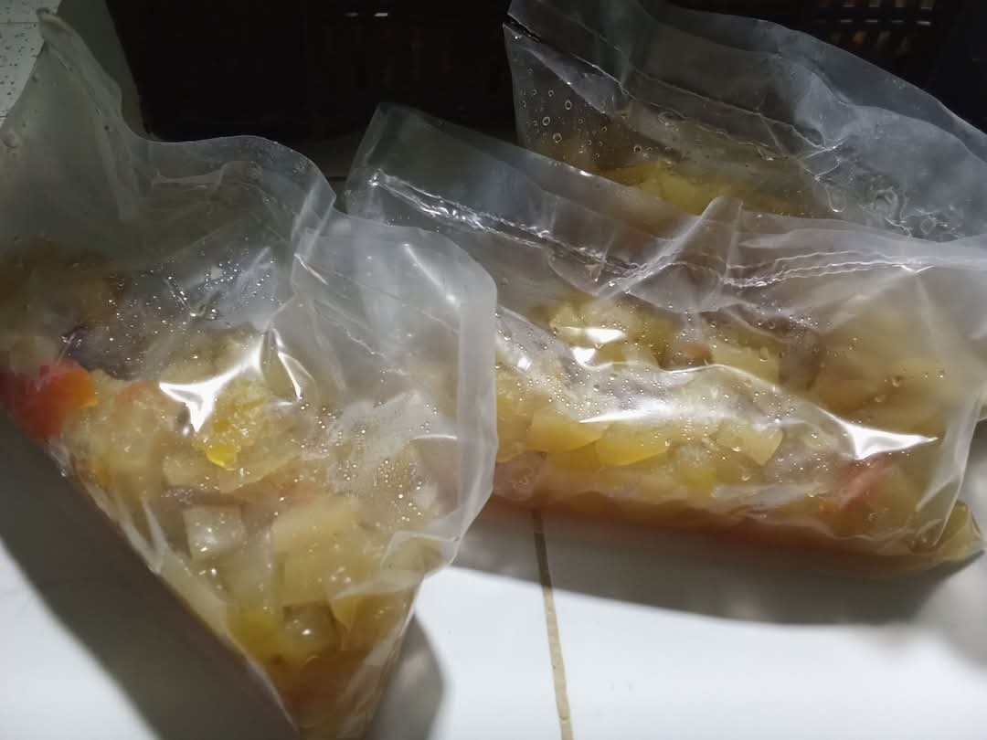 Se trabaja en la elaboración de dulces de diferentes frutas .
#Latir