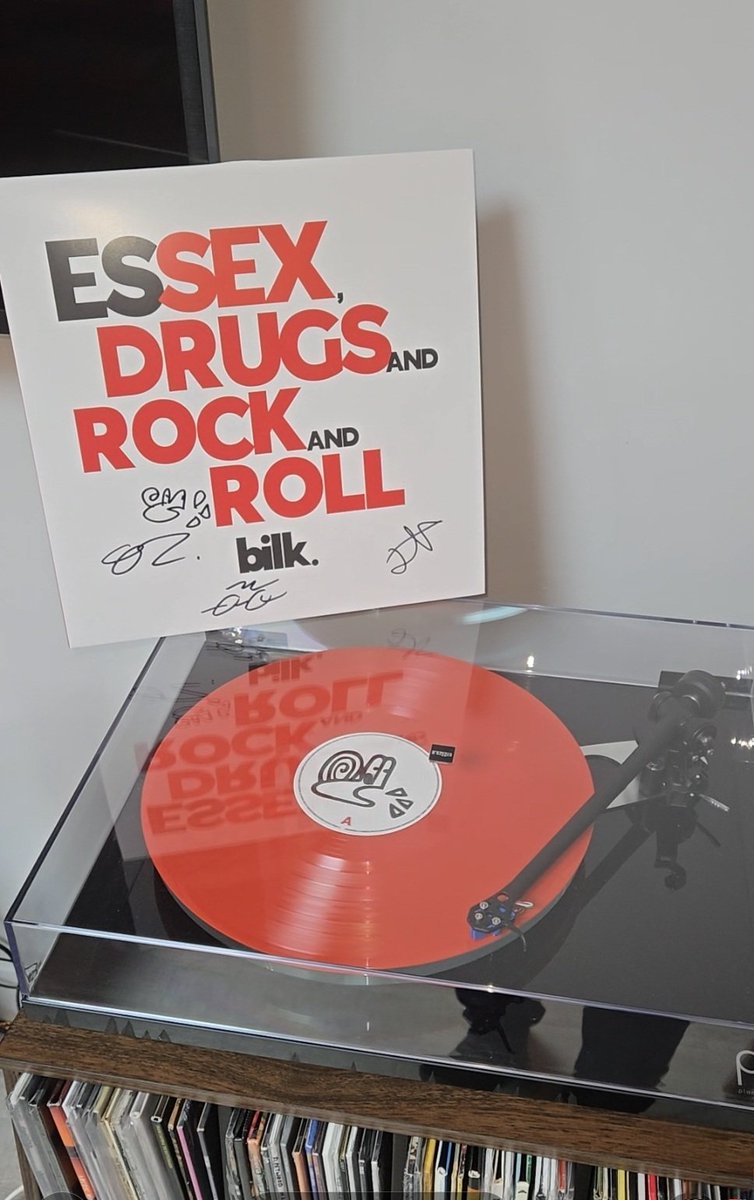 JoeDarwin7's tweet photo. @BILKBANDPAGE it's arrived a few days late. But worth the wait! https://t.co/c3j5CXHHEq