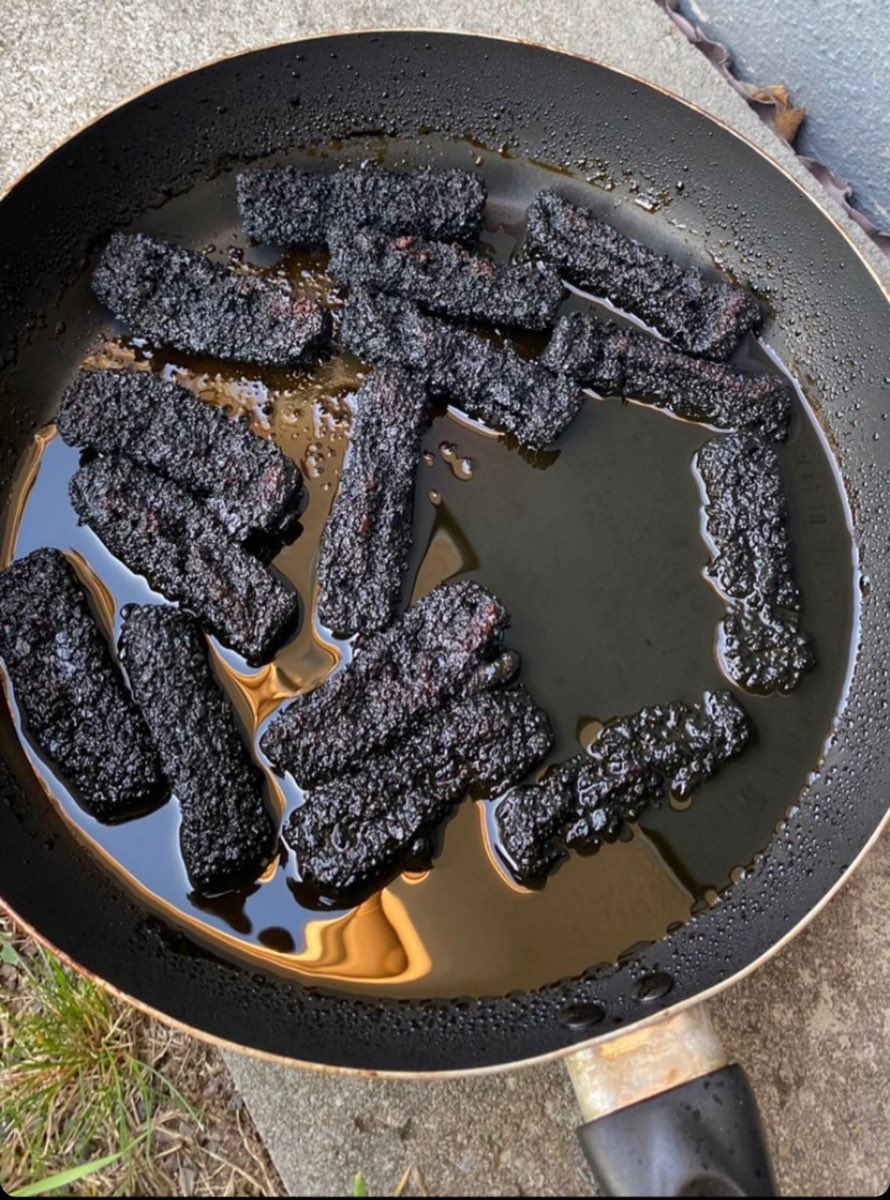 stronautovic's tweet image. kommt alle an den gedeckten tisch papa kehl hat was feines gekocht