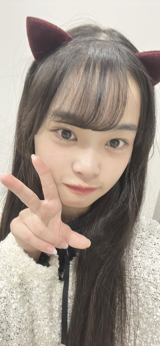 Ishikawaamiyu's tweet photo. 안녕하세요！！（こんばんは！！）
今日はレッスンでした！
今日は、風も強くて寒かったのに、逆に暑かったです🥵
れっすんおわりに、江浦と、パピコをシェアしました🎶
シェアっていいですね〜
あみゆが江浦の左手の薬指にはめてあげました❣️
石井じゃなくてよかったのか？…
#石川歩実優 
#江浦優香 https://t.co/I8Cxfcr6y9
