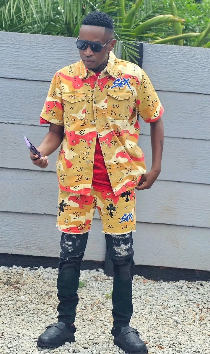 Ok I want to see something
🔁 for Uncle Keys               ❤️for Calaz
(Gwanda artist)                         (Acidman)