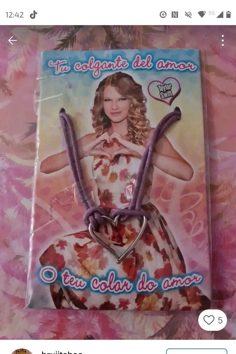 margaritafrless's tweet photo. Me puse a buscar en vinted merch de Taylor dije por ahí consigo algo copado de otras eras onda vintage 

Vinted: https://t.co/vL4BAPBmHa