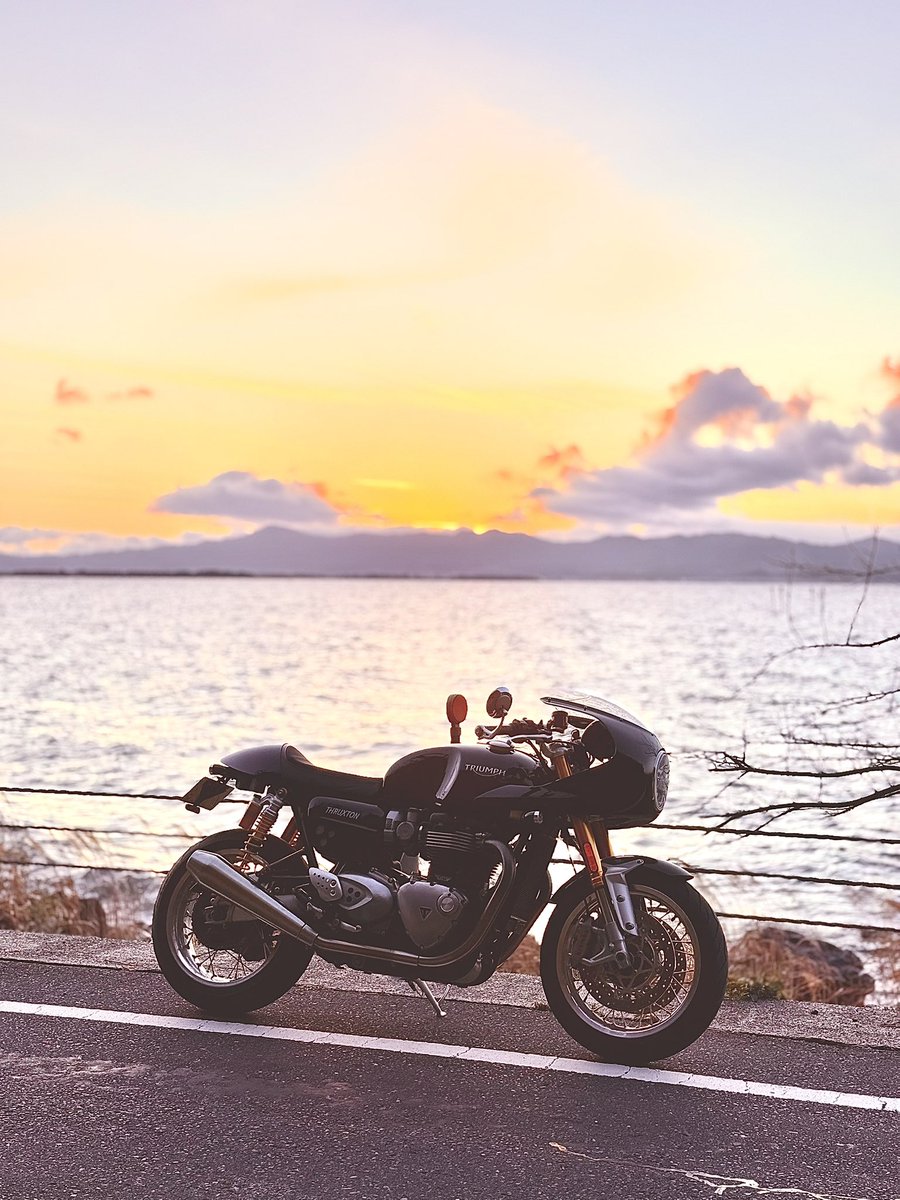 Y_Seven777's tweet photo. もう誰もバイク乗ってないじゃん…つら… https://t.co/QpVsRTDRic