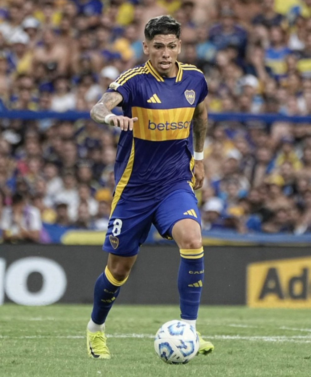 FootballElJuego's tweet photo. ... estas dos cuestiones no se han observado claramente en la primera presentación de su equipo. 

Pasemos a lo que se vio en el campo de juego.

El mediocampo de Boca quedó en desventaja numérico permanentemente. 2 contra 4 en el mejor de los casos. Palacios, enganche... https://t.co/QhitKwnspB