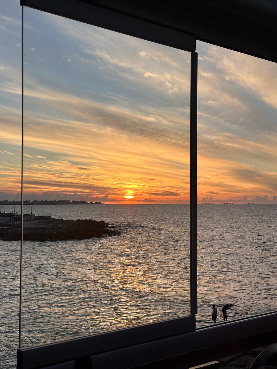 1eenknow's tweet image. perfect sunset.