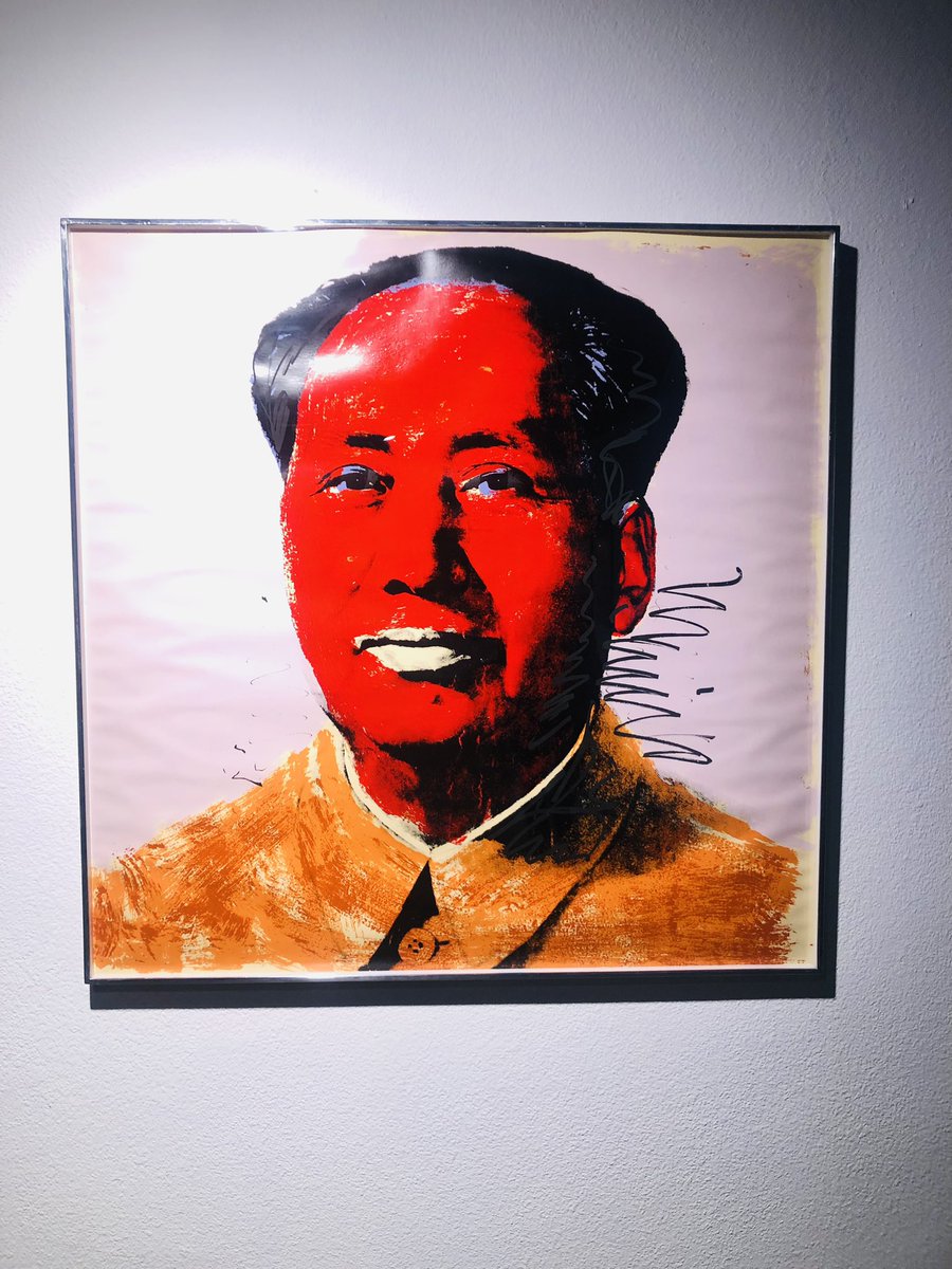 حالا جالبه اگه با پرامپت مناسب ازش بخواین خودشو معرفی کنه میگه چت جی پی تی ام 😂