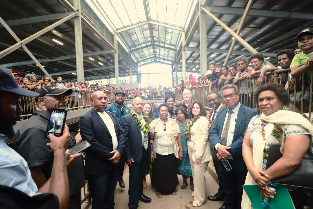 2️⃣ A Safe &amp; Prosperous Marketplace! UN Women’s initiatives at Gordon’s Market have improved WASH facilities, provided micro-loans, and built support networks for women vendors. 🌱👩‍💼 Let’s keep investing in inclusive economies!