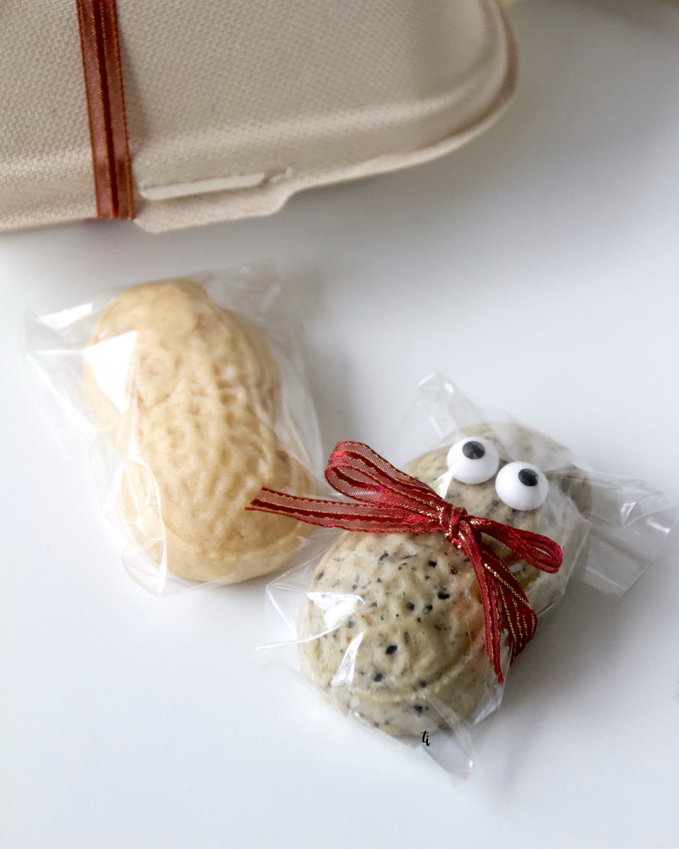 theingredients_'s tweet photo. Goodies for the birthday of a kiddie foobees 🎀🐻 

#theingredients #bakeryseremban https://t.co/mdCWe39Ef4