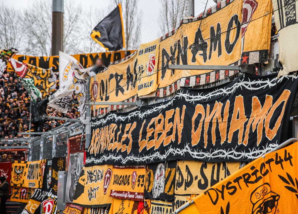ultras1899_'s tweet photo. FC Energie Cottbus - SG Dynamo Dresde : 2000 fans du #DynamoDresden étaient présents dans le Stadion der Freundschaft #FCESGD #Ostdeutschland #SGD 3. Liga (25.01.25) https://t.co/yHysAoWEN8