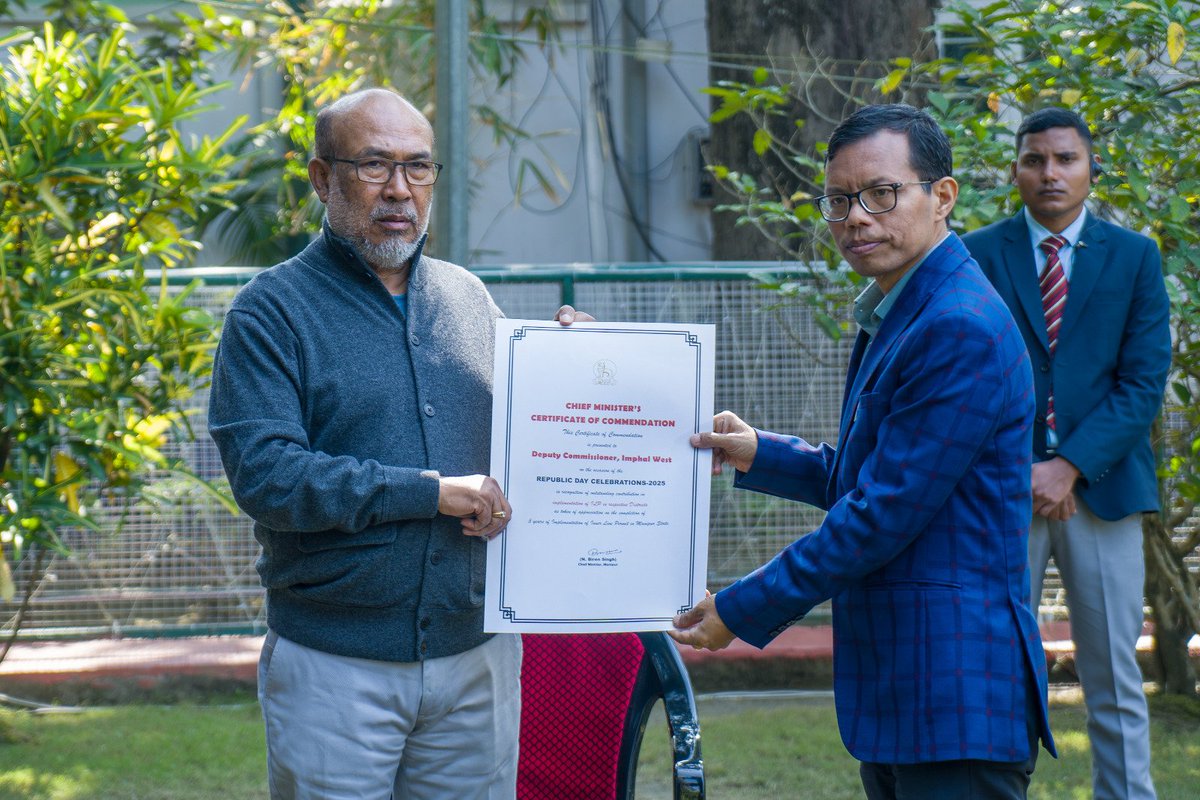 manipur_cmo's tweet photo. Hon'ble CM N Biren Singh today distributed Certificates of Commendation for successful completion of 5 years of ILP implementation in Manipur, for Home Department and Imphal West Police and DC, at a simple function held at CM's Secretariat.
Awards for other districts were already presented during Republic Day celebrations.
