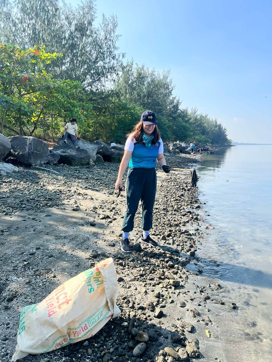 riasangabriel's tweet photo. Environmental Stewardship and Coastal Cleanup with the Australia Alumni in the Philippines #australiaday2025 #australiaawards https://t.co/m8NGxPaIwJ