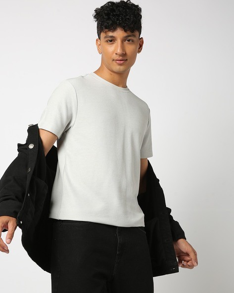 Men Relaxed Fit Crew-Neck T-Shirt

 *Shop Now!*

ajiio.co/d7n5bz