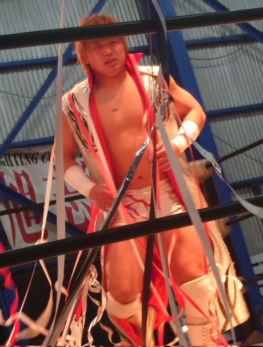TV87941881's tweet photo. 1月26日

#2AW #GRAND_SLAM #2AWスクエア 

#紅炎 #仁木琢郎 選手

次期無差別級王者挑戦者決定戦3WAYマッチ

梶トマト選手のコミカルな動き、最上九選手のラフ攻撃に絶えて勝利💡
2025年は仁木琢郎の年にしてもらいましょう✨

いつの間にか、紅炎応援隊長って言われてる〜😂笑 https://t.co/aIEb0yzw2F