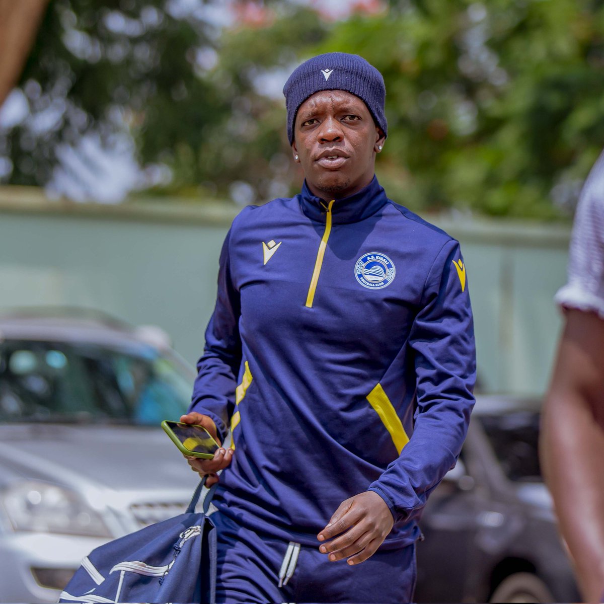 ChristianOG250's tweet photo. Team Arrival:

Ikipe igeze kuri Kigali Pele Stadium, ahagiye kubera umukino w'igikombe cy'Intwari mukanya saa cyenda zuzuye.

#AsKigali
@VOICEOFAFRICA9 https://t.co/mSbct241yT