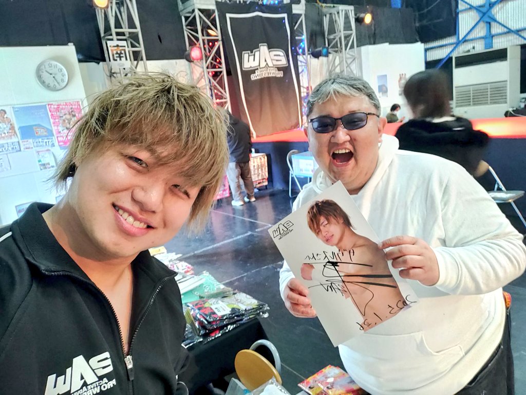 TV87941881's tweet photo. 1月26日

#2AW #GRAND_SLAM #2AWスクエア 

#紅炎 #仁木琢郎 選手

次期無差別級王者挑戦者決定戦3WAYマッチ

梶トマト選手のコミカルな動き、最上九選手のラフ攻撃に絶えて勝利💡
2025年は仁木琢郎の年にしてもらいましょう✨

いつの間にか、紅炎応援隊長って言われてる〜😂笑 https://t.co/aIEb0yzw2F