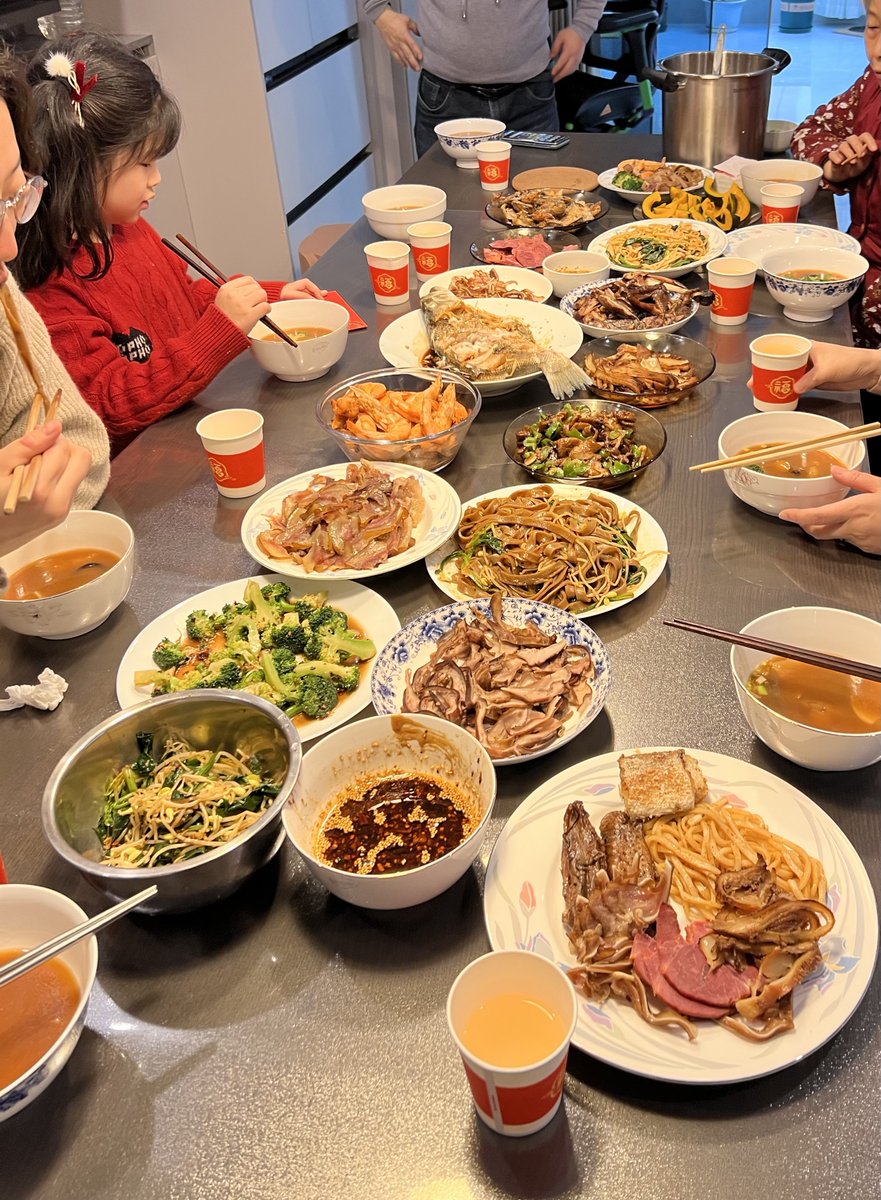 晒晒年夜饭🤗，顺祝全球华人中国新年快乐！