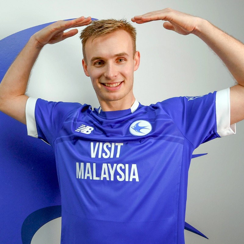 CardiffCityFC's tweet photo. We are delighted to confirm that Sivert Mannsverk has joined #CardiffCity on loan until the end of the 2024/25 campaign. ✍️

Velkomst, Sivert! 🇳🇴

#CityAsOne