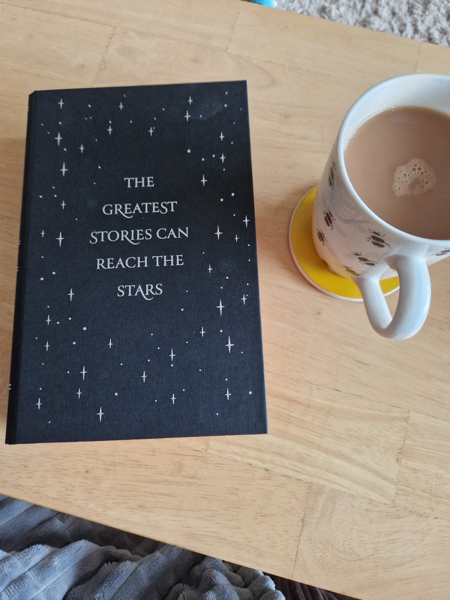 being_bookish's tweet image. I do love a beautiful naked hardback. I remember my grandmother having a full set of Dickens in leather on her lounge shelves.

Do you have a favourite?

#books #hardbacks #bookX #booktwitter